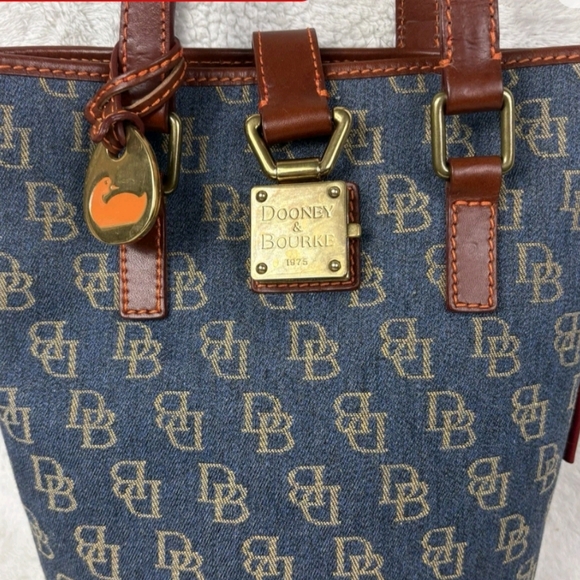 Dooney & Bourke North/South Signature Logo Denim Bucket Bag Medium - Picture 3 of 9